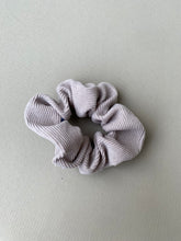 Lade das Bild in den Galerie-Viewer, Scrunchies