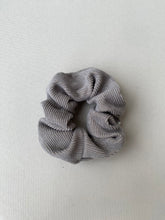Lade das Bild in den Galerie-Viewer, Scrunchies