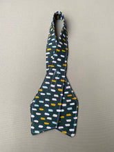 Lade das Bild in den Galerie-Viewer, Schawatte