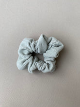Lade das Bild in den Galerie-Viewer, Scrunchies