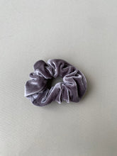 Lade das Bild in den Galerie-Viewer, Scrunchies