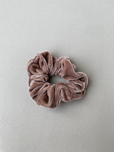 Lade das Bild in den Galerie-Viewer, Scrunchies